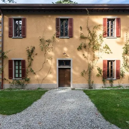 Lejlighed Bilocale Nel Parco Di Erba Cernobbio